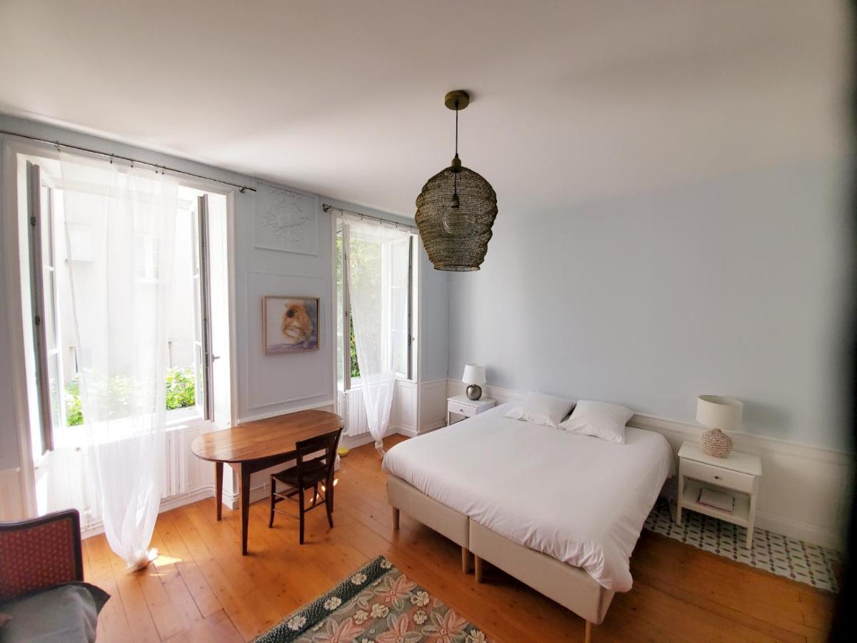 La Maison De Ville 76M2 Avec Terrasse De 22M2 拉罗歇尔 外观 照片